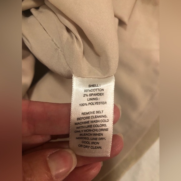 White House Black Market tan pencil skirt, side zipper, fully lined, front vent - Picture 12 of 14